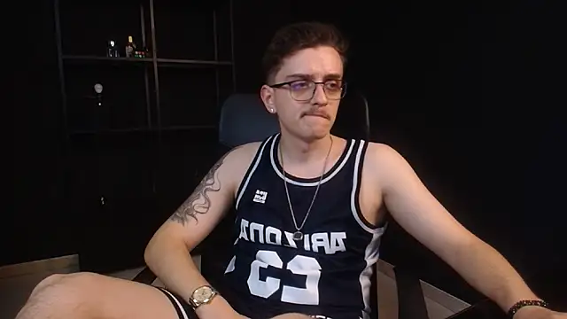 FelixStarkk Show in webcam