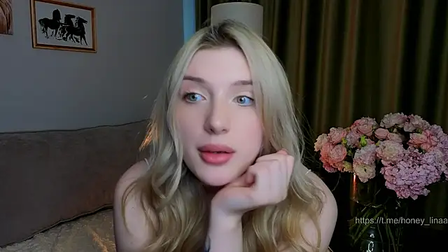 honey_kors' Live XXX Chat