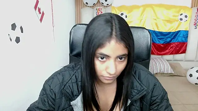 shaneelle Adlı Modelin Canlı XXX Sohbeti