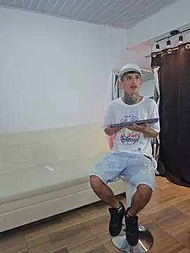 Darwinstark_ – Naživo XXX chat