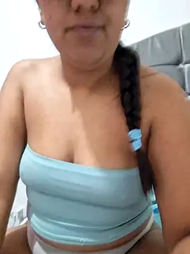 ZaidaWet: онлайн-секс-чат