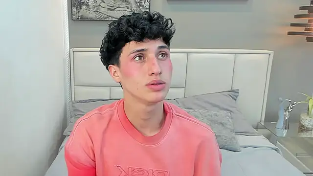 Živý XXX chat thom_ames