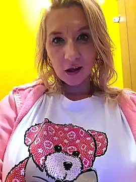 KaylinJan Live XXX-chat