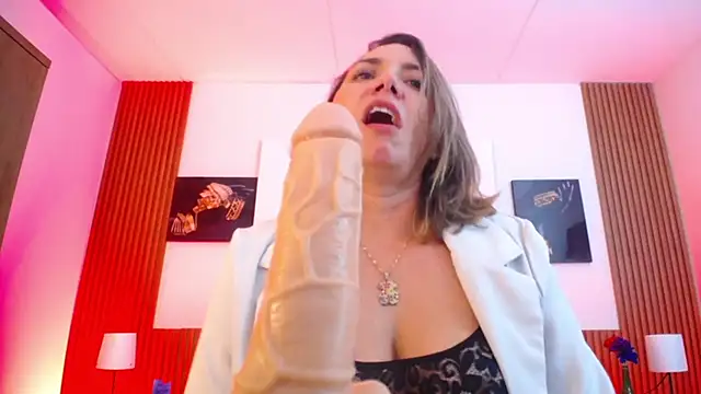 milfsecret69's Live XXX Chat