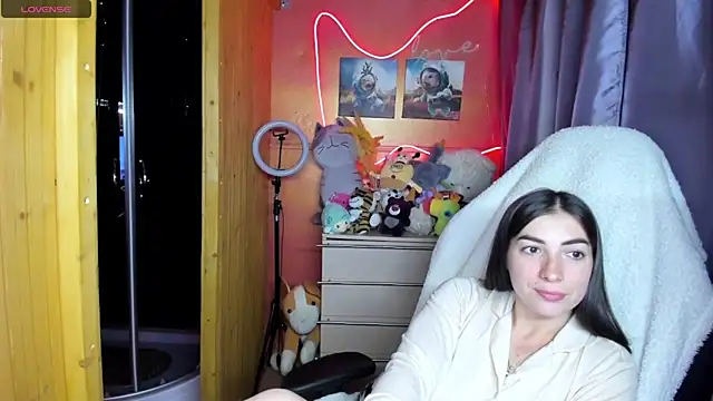 צ'אט XXX בשידור חי של Fiery_Brunette_
