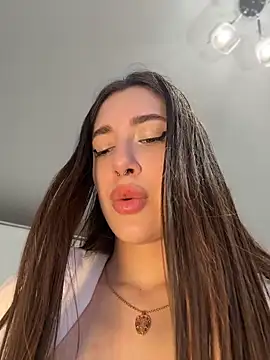 BOOMFOXY Adlı Modelin Canlı XXX Sohbeti
