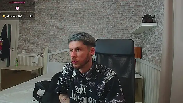 JonahShaw Live XXX-chat