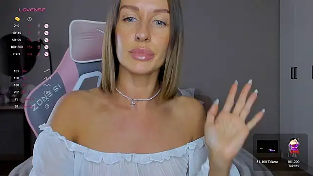 Chatroom XXX en direct de NejaSatin