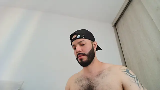 Онлайн чат XXX tommel_bailey