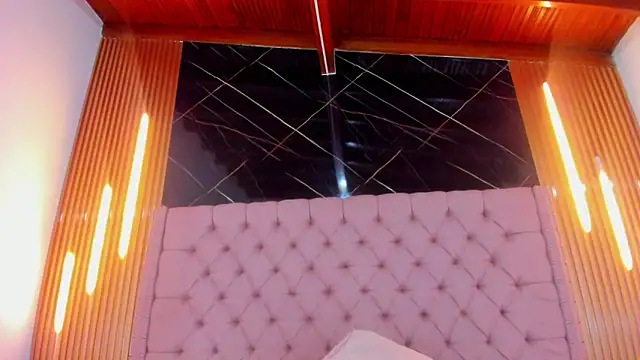 دردشة AinaPink الجنسية المباشرة