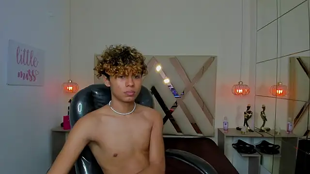 عرض كام Anyelo_Twink