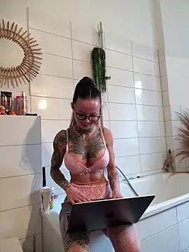 Онлайн чат XXX SkinnyLilly