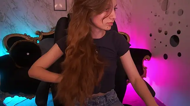 CuteeFoxy's Live XXX Chat