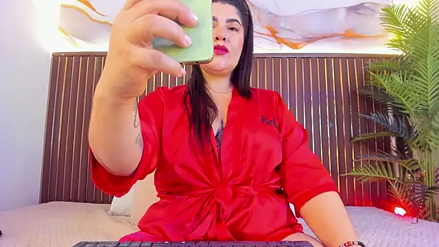 HoneyMilf_ Live XXX-Chat