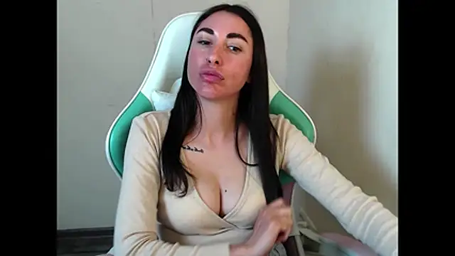 Chat XXX en directo de Cammil1a_horn