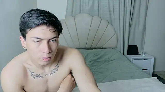 ScarlettAndLucas' Live XXX Chat