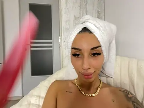 دردشة BlueEyes_BB الجنسية المباشرة