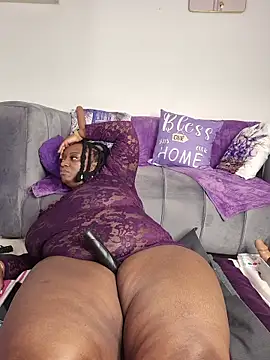 ThickianaRider's Live XXX Chat