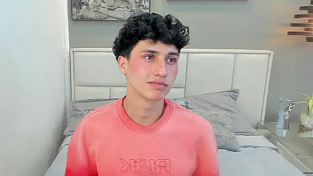 XXX chat uživo modela thom_ames
