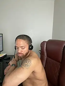 Fathero1time Show in webcam