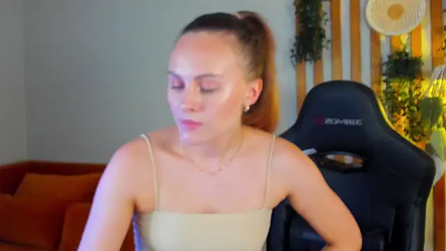 Онлайн чат XXX LumeriSoren