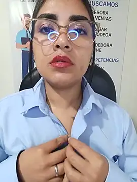 Chatroom XXX en direct de MAYE__13