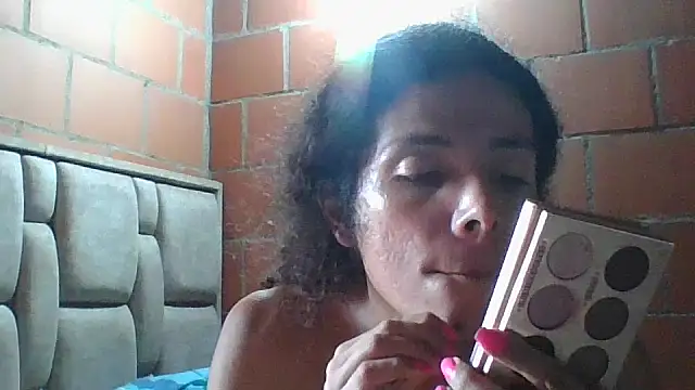 Chat +18 de Nadia_Monroe ao vivo