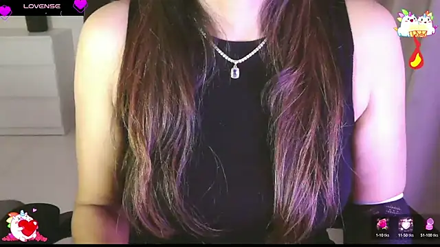 Chat +18 de Layla_Ahh ao vivo
