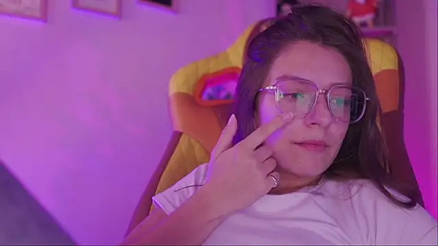 Chat +18 de milly_kenner ao vivo