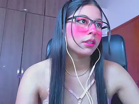 _ALLYSON18_ Adlı Modelin Canlı XXX Sohbeti