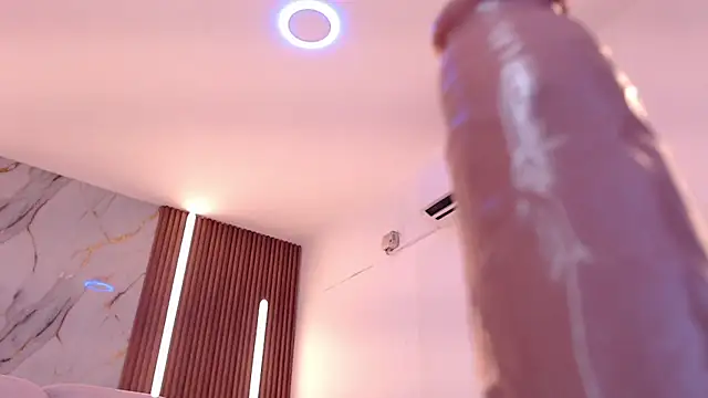 aixa_show élő XXX-chatje