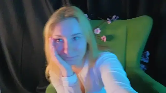 RosalieHandley live XXX chat
