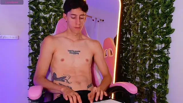 Živý XXX chat DanteVoss_