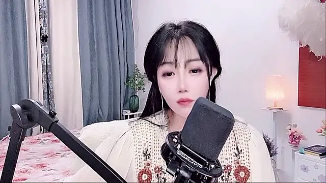 Laura_520 现场XXX聊天