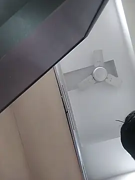 XXX chat uživo modela kiss_like_choco11