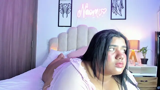 Chat +18 de NaomiAsha ao vivo