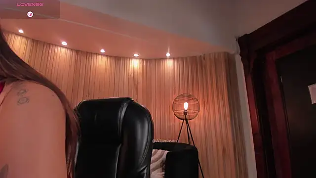 AllyJensen Chat XXX in diretta