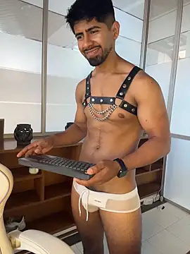 Chat XXX en directo de Teaserhoussejj_