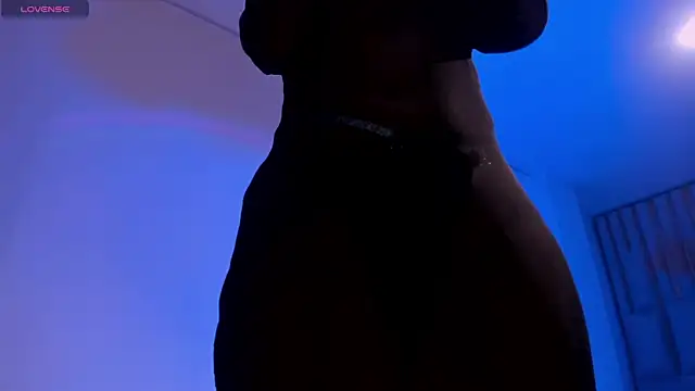 ErikaBenz_'s Live XXX Chat