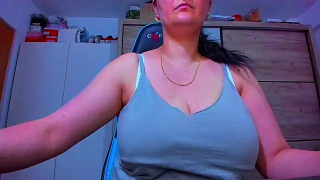 Chatroom XXX en direct de geniferswet