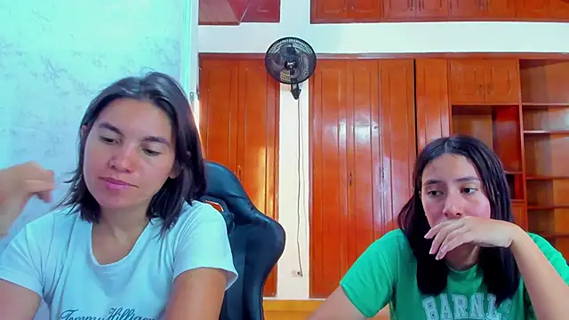 Soffy_and_Emily Webcamshow