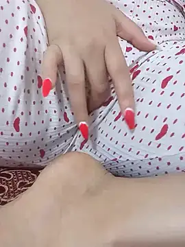 Bombamom Adlı Modelin Canlı XXX Sohbeti