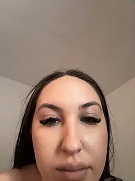 Lucy_doll22 Chat XXX live