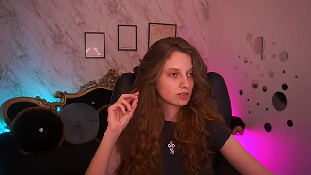 CuteeFoxy's Live XXX Chat