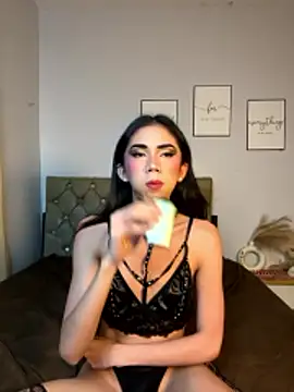 CassandraLovve Adlı Modelin Canlı XXX Sohbeti
