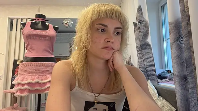 FreedaDeloach's Live XXX Chat