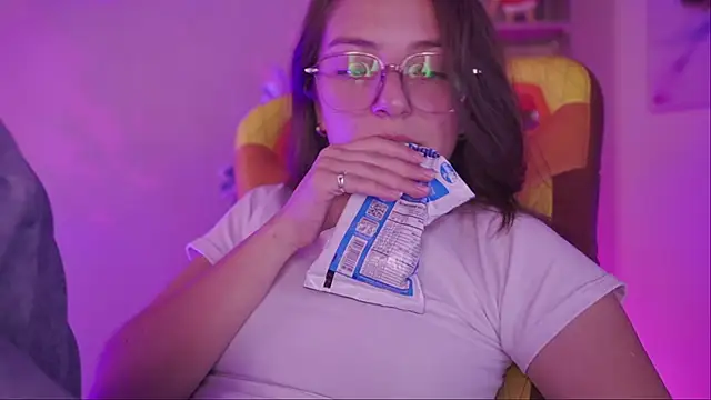 XXX chat uživo modela milly_kenner
