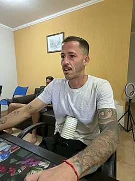 MeladoDiMel Adlı Modelin Canlı XXX Sohbeti