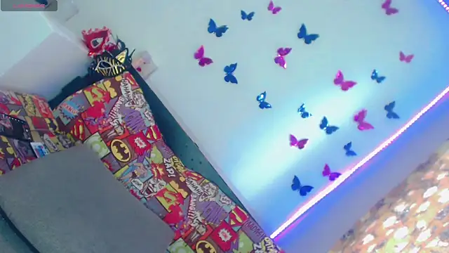 Perla_Hotcortes Chat XXX in diretta