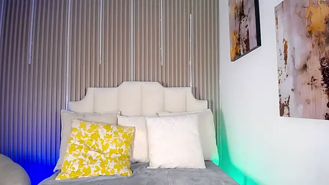 XXX chat uživo modela AdrianStark_